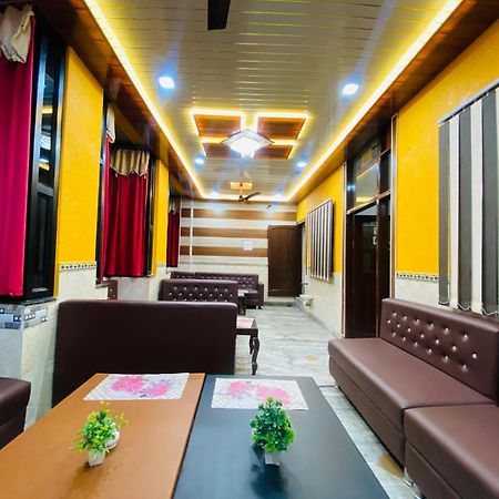 Friends Guest House & Hostel- Near Taj Mahal Agra  Exterior photo