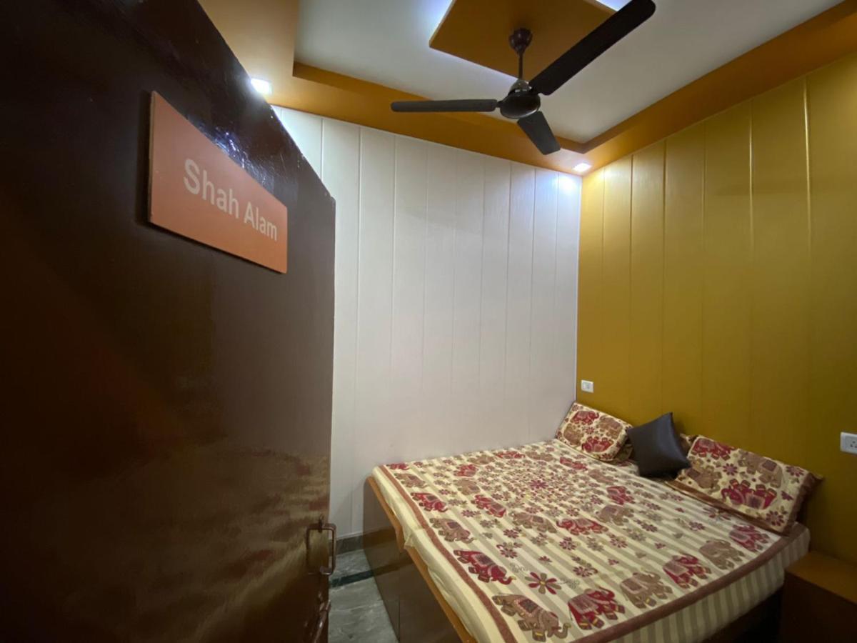 Friends Guest House & Hostel- Near Taj Mahal Agra  Exterior photo