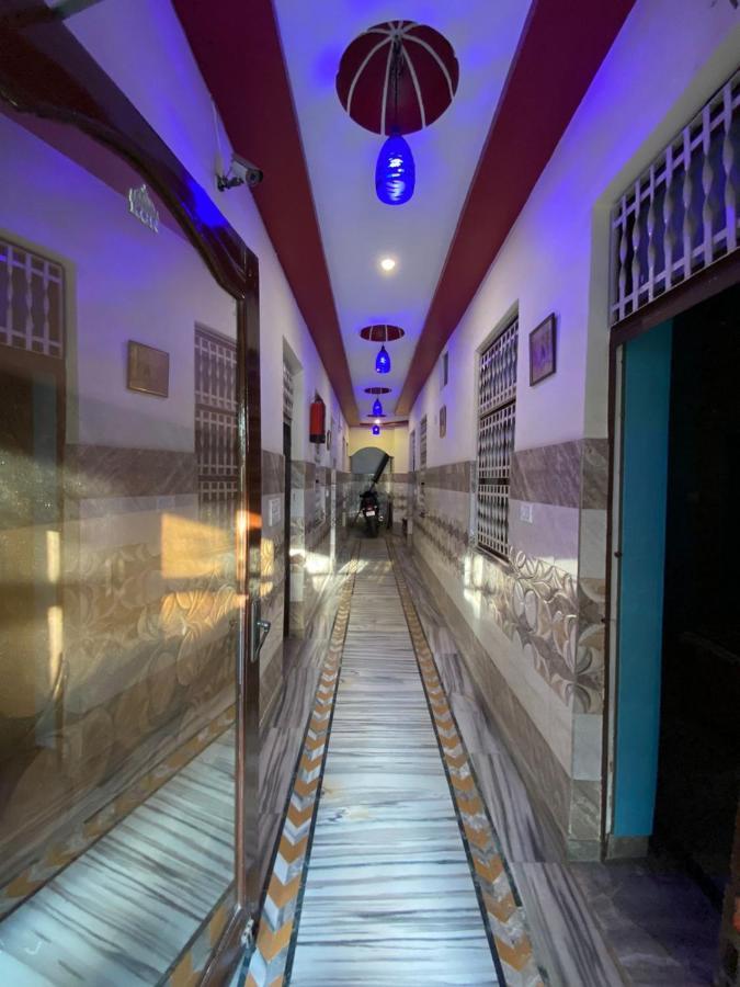 Friends Guest House & Hostel- Near Taj Mahal Agra  Exterior photo