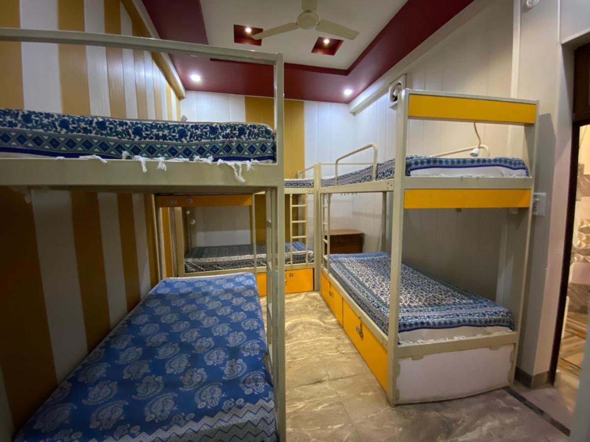 Friends Guest House & Hostel- Near Taj Mahal Agra  Exterior photo
