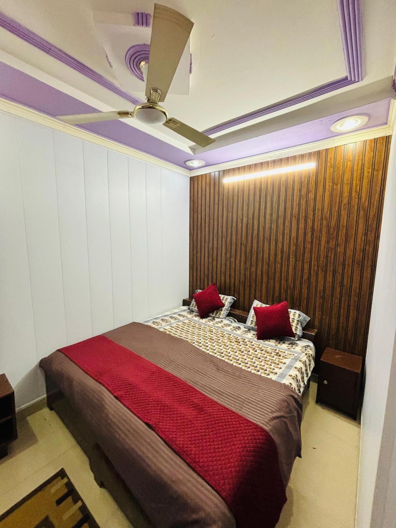 Friends Guest House & Hostel- Near Taj Mahal Agra  Exterior photo