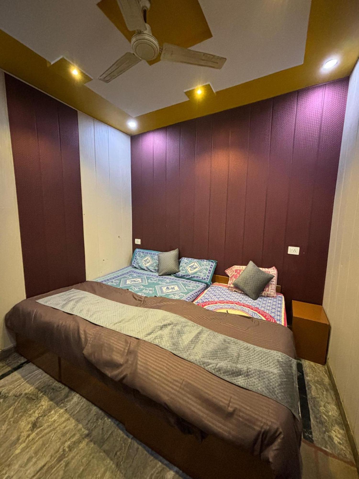 Friends Guest House & Hostel- Near Taj Mahal Agra  Exterior photo
