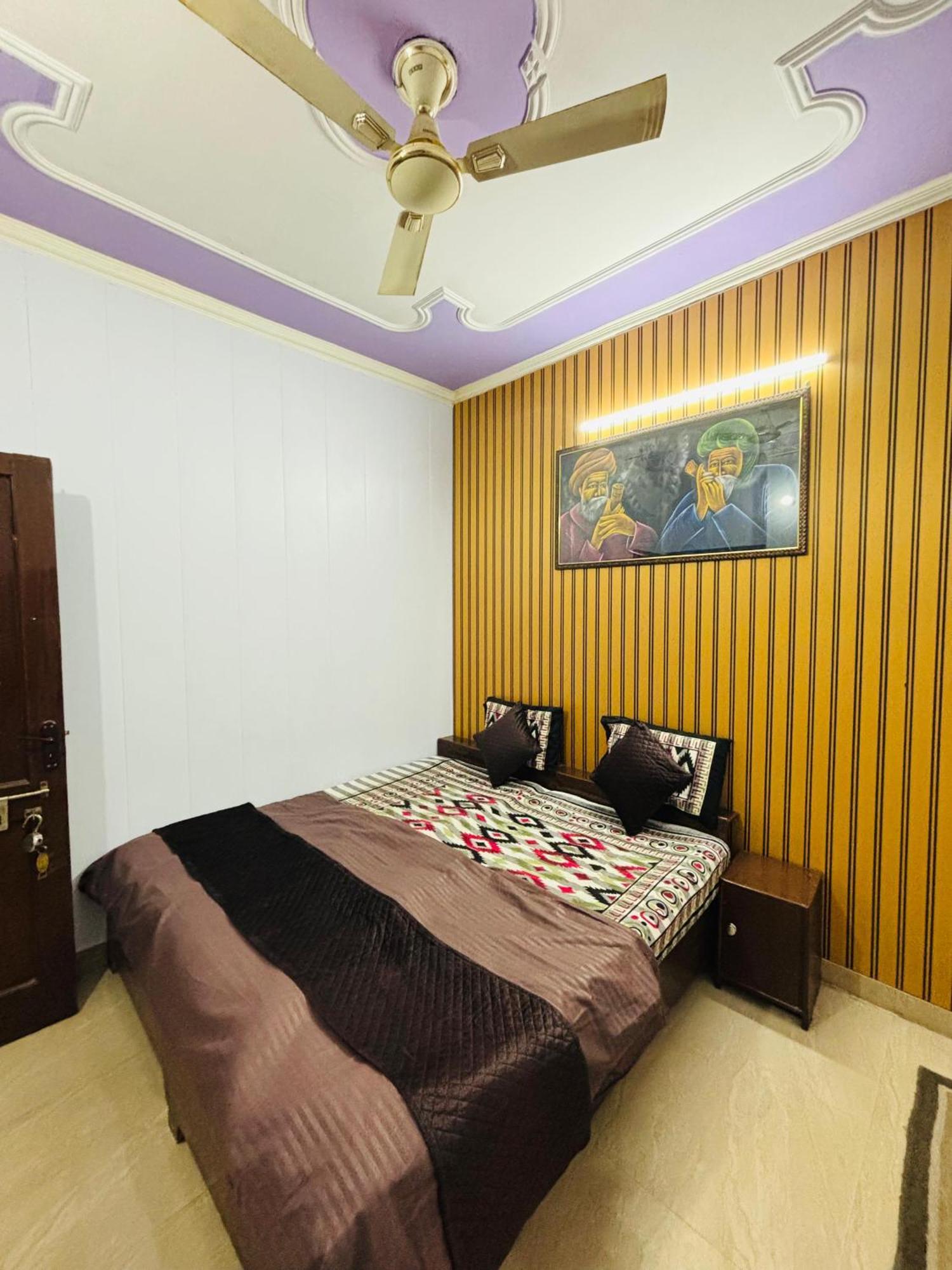 Friends Guest House & Hostel- Near Taj Mahal Agra  Exterior photo